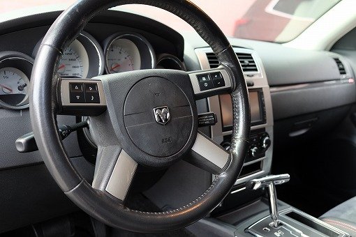 ダッジ チャージャー SRT8