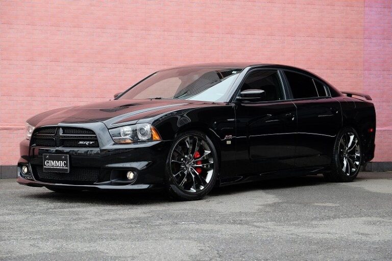 ダッジ チャージャー SRT8