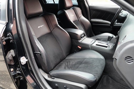 ダッジ チャージャー SRT8