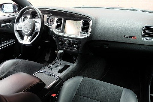 ダッジ チャージャー SRT8