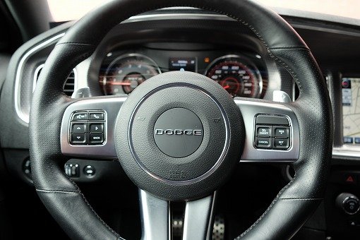 ダッジ チャージャー SRT8