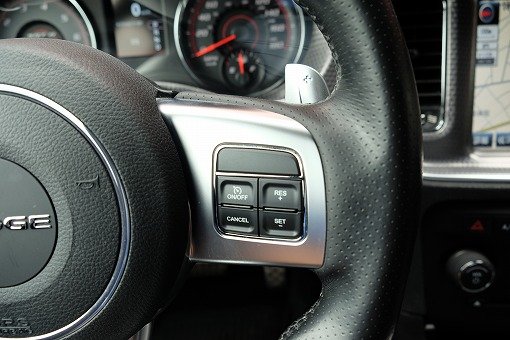 ダッジ チャージャー SRT8