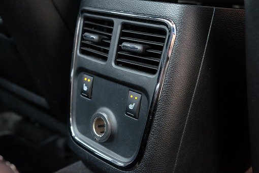 ダッジ チャージャー SRT8