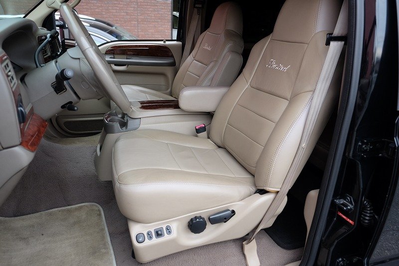 フォード エクスカージョン LTD（6）