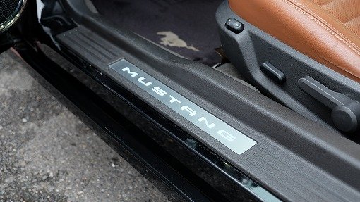 フォード マスタング V6プレミアム
