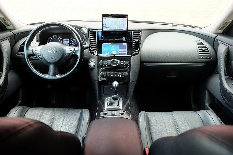インフィニティ FX35 AWD（4）
