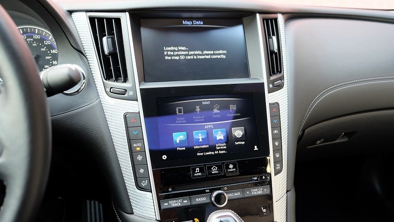 インフィニティ Q60（7）