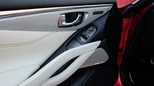 インフィニティ Q60
