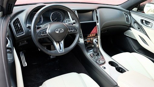 インフィニティ Q60