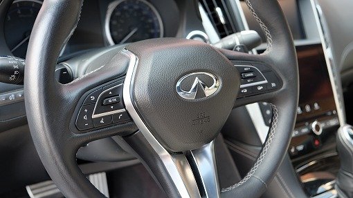 インフィニティ Q60