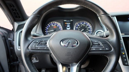 インフィニティ Q60
