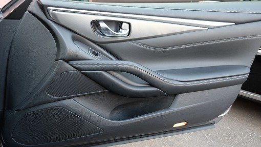 インフィニティ Q60