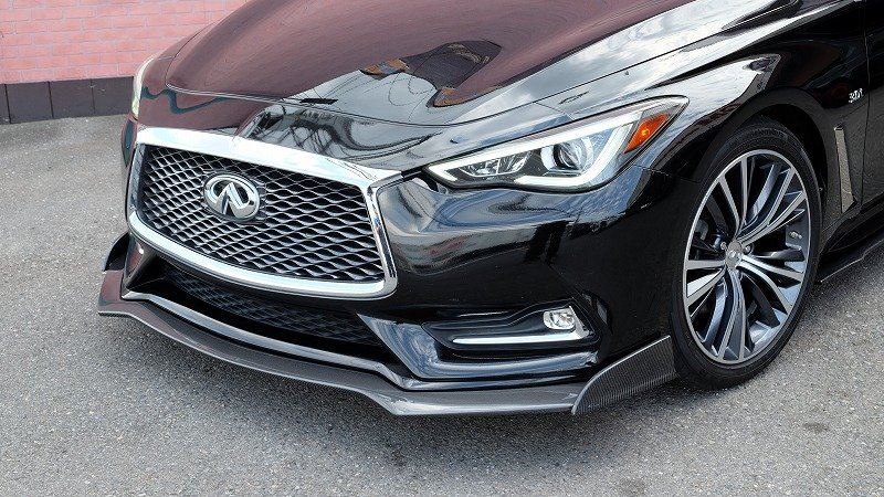 インフィニティ Q60 PREMIUM（2）
