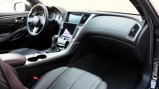インフィニティ Q60 PREMIUM