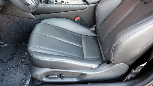 インフィニティ Q60 PREMIUM