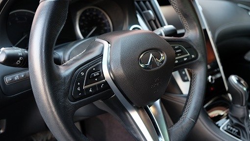 インフィニティ Q60 PREMIUM