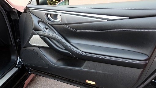 インフィニティ Q60 PREMIUM