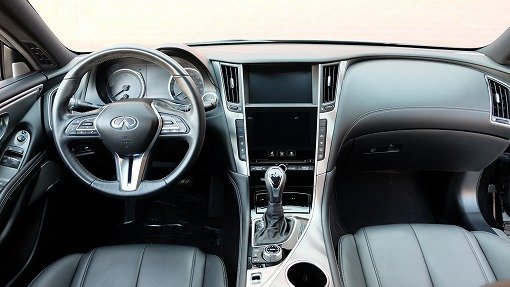 インフィニティ Q60 PREMIUM