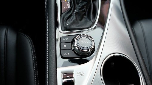 インフィニティ Q60 PREMIUM