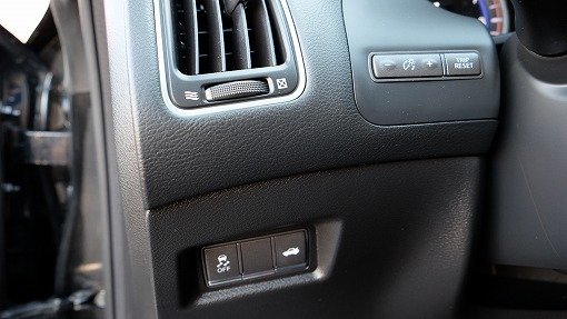 インフィニティ Q60 PREMIUM