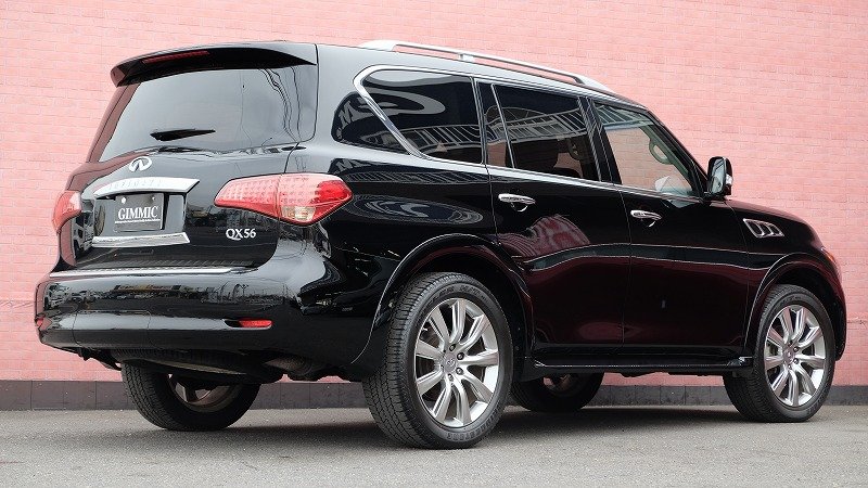 インフィニティ QX56 AWD（2）