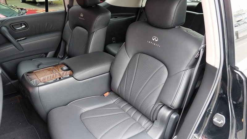 インフィニティ QX56 AWD（6）