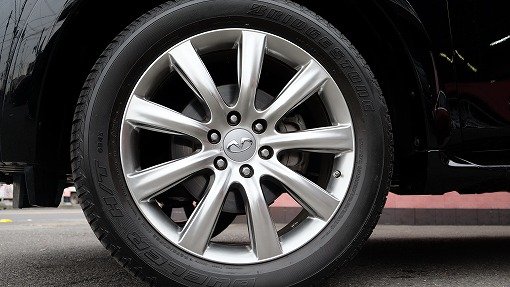 インフィニティ QX56 AWD