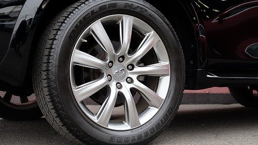 インフィニティ QX56 AWD