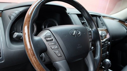 インフィニティ QX56 AWD