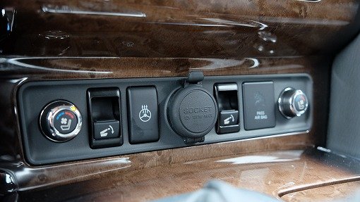 インフィニティ QX56 AWD