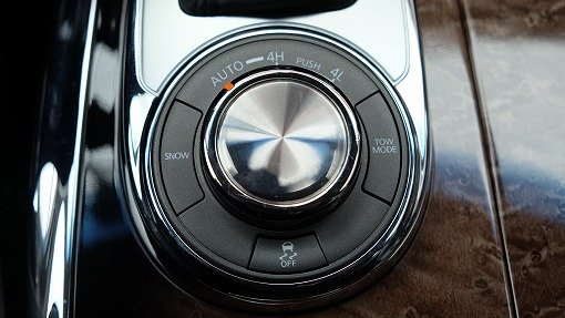 インフィニティ QX56 AWD