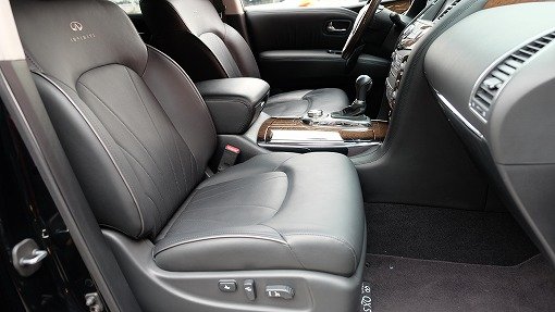 インフィニティ QX56 AWD