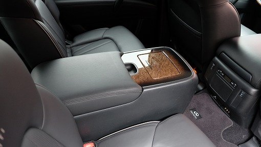 インフィニティ QX56 AWD