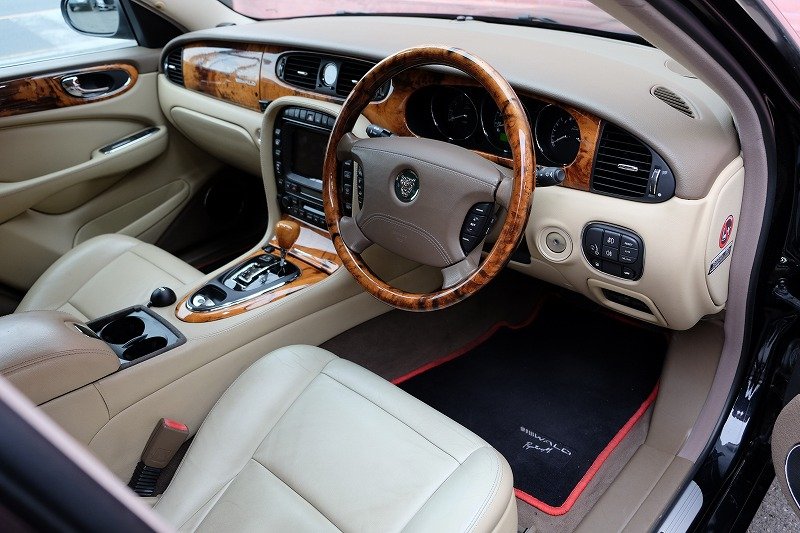 ジャガー XJ8 4.2 WALD BK BISON（6）