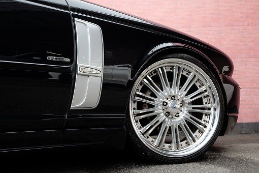 ジャガー XJ8 4.2 WALD BK BISON