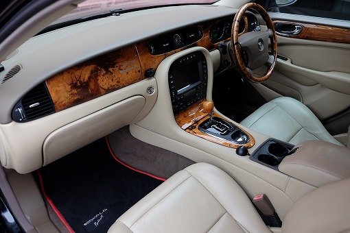 ジャガー XJ8 4.2 WALD BK BISON