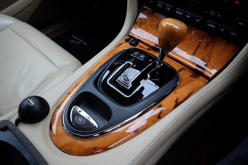 ジャガー XJ8 4.2 WALD BK BISON