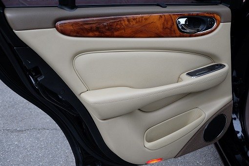 ジャガー XJ8 4.2 WALD BK BISON