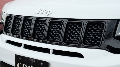 ジープ グランドチェロキー SRT-8