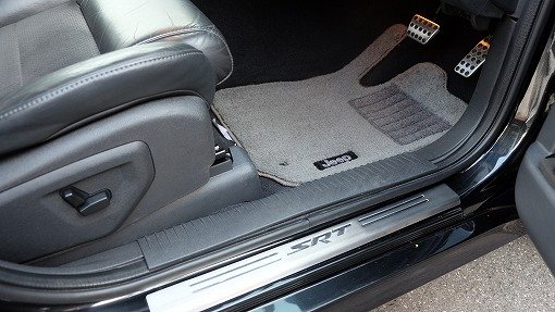 ジープ グランドチェロキー SRT8