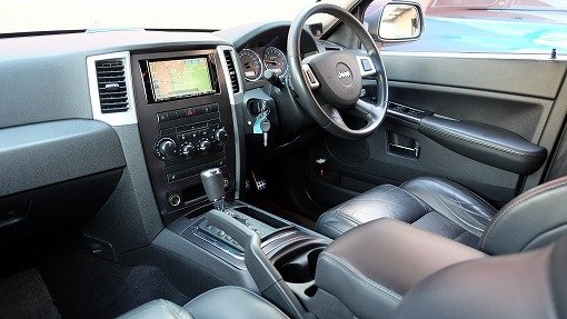 ジープ グランドチェロキー SRT8