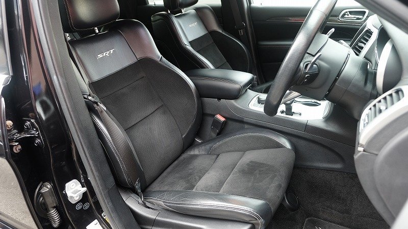 ジープ グランドチェロキー SRT8（7）