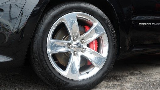 ジープ グランドチェロキー SRT8