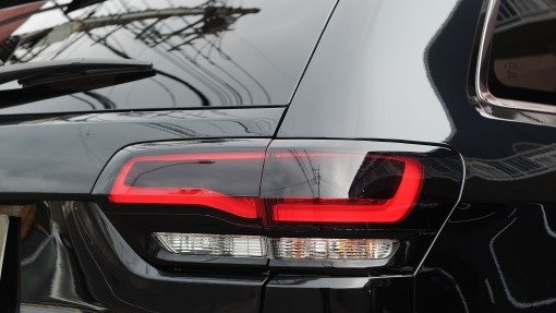 ジープ グランドチェロキー SRT8