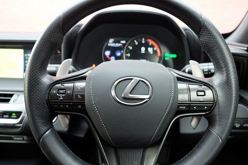 レクサス LC500h Lパッケージ