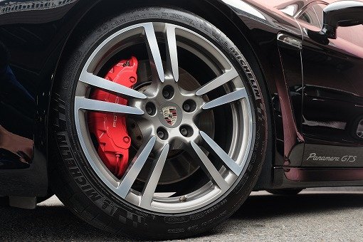 ポルシェ パナメーラ GTS