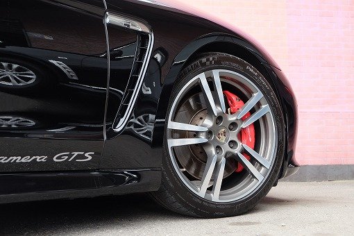 ポルシェ パナメーラ GTS