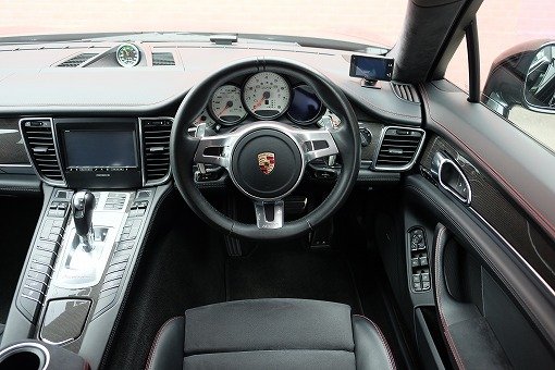 ポルシェ パナメーラ GTS
