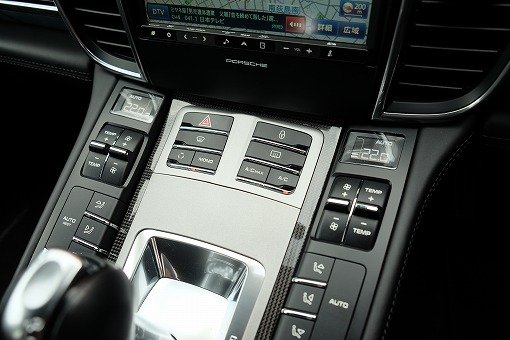 ポルシェ パナメーラ GTS