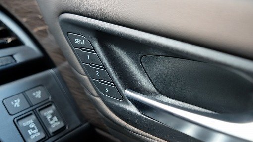 トヨタ アルファード ハイブリッド